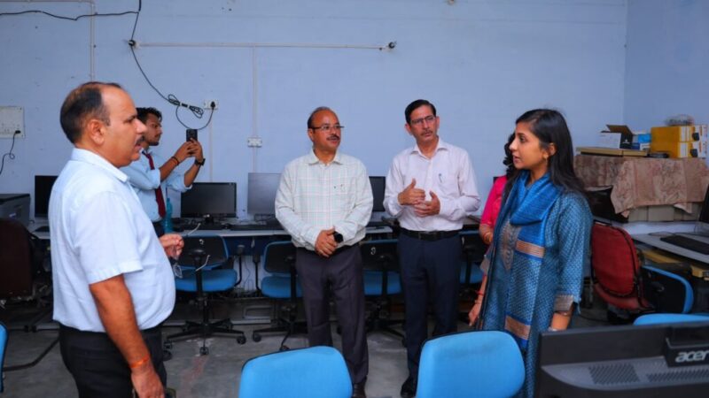 गुणवत्तापूर्ण शिक्षा और दक्ष शिक्षक ही भविष्य की मजबूत नींव – डीएम स्वाति एस. भदौरिया