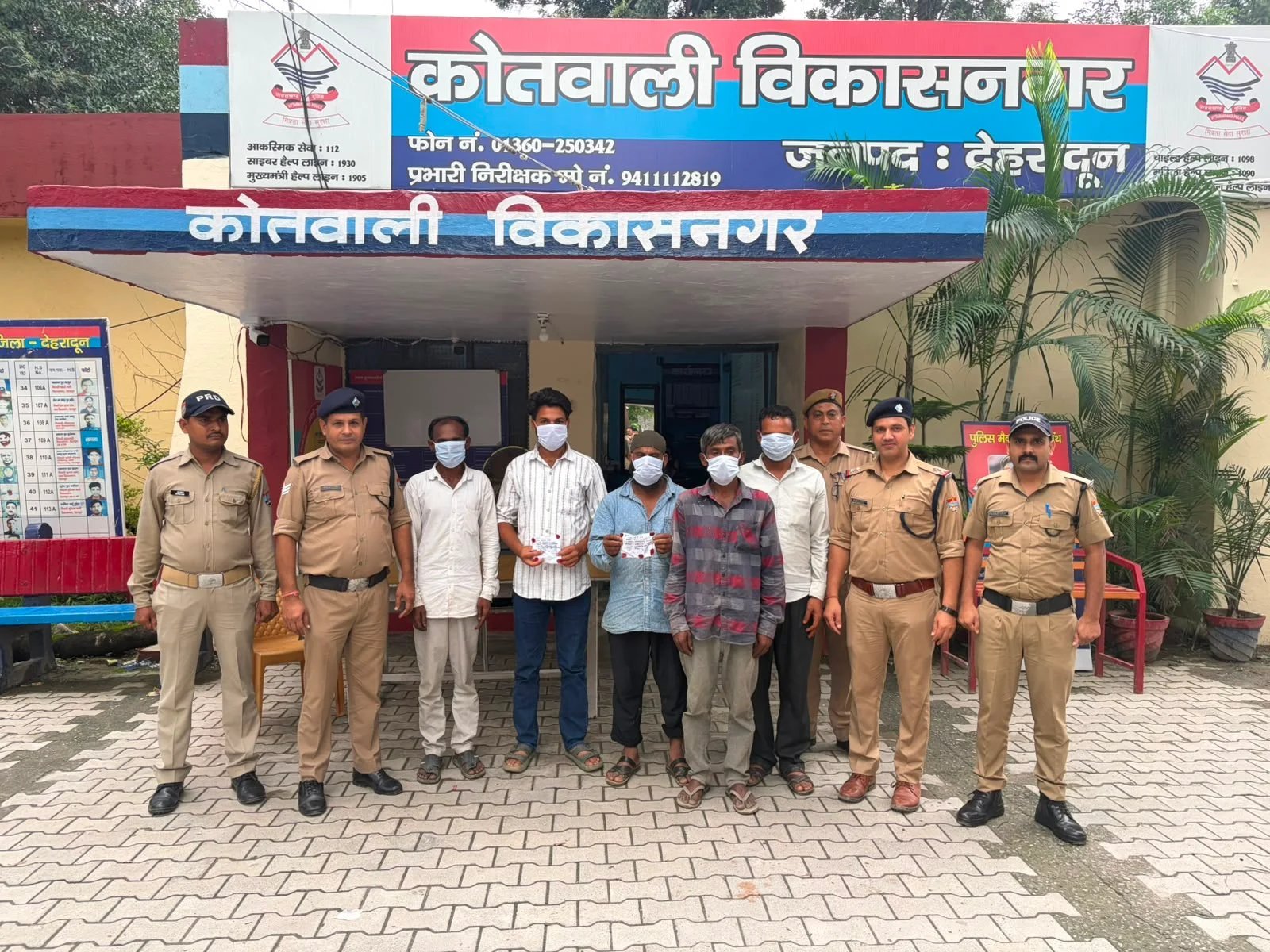 सार्वजनिक स्थान पर जुआ खेलने वाले अभियुक्तों को पुलिस ने किया गिरफ्तार