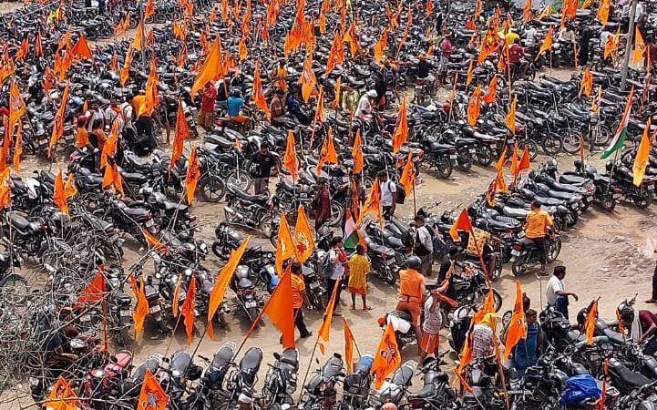 नीलकंठ कांवड़ यात्रा के लिए प्रशासन अलर्ट, 24 घंटे तैनात पांच जेसीबी