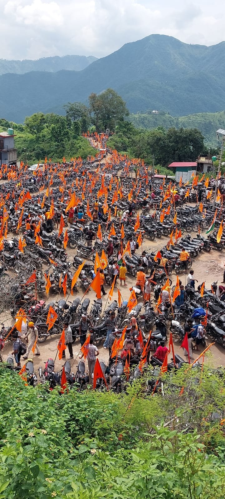 नीलकंठ कांवड़ यात्रा के लिए प्रशासन अलर्ट, 24 घंटे तैनात पांच जेसीबी