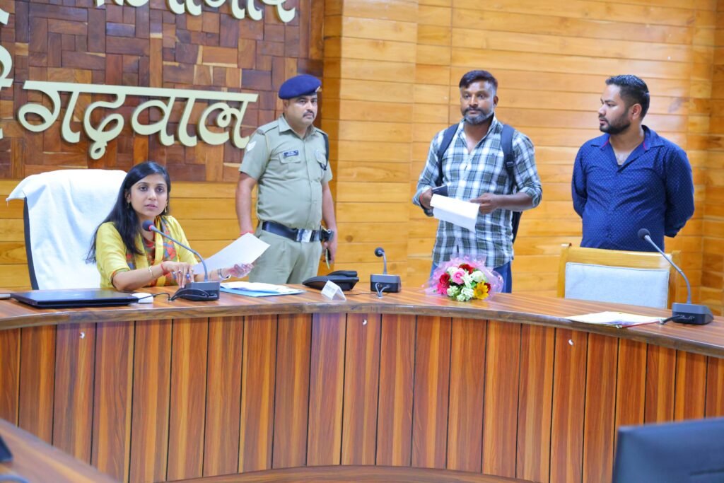 जनता की शिकायतों के निस्तारण में देरी बर्दाश्त नहीं – डीएम स्वाति एस. भदौरिया