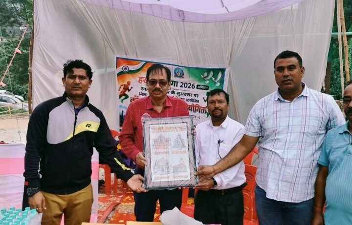 कंडोलिया-टेका मार्ग पर क्रॉस कंट्री में दौड़े 123 खिलाड़ी, सीडीओ अशोक जोशी ने हरी झंडी दिखाकर किया प्रतियोगिता का शुभारंभ