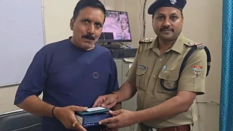 एसएसपी दून के नेतृत्व में लोगों चेहरों पर मुस्कान बिखेरती दून पुलिस