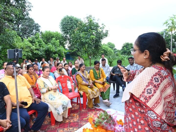 लंबे समय से चली आ रही ग्रामीणों की मांग हुई पूरी, विधानसभा अध्यक्ष ऋतु खण्डूड़ी भूषण ने ग्राम कोटला में 800 मीटर इंटरलॉकिंग सड़क का किया शिलान्यास