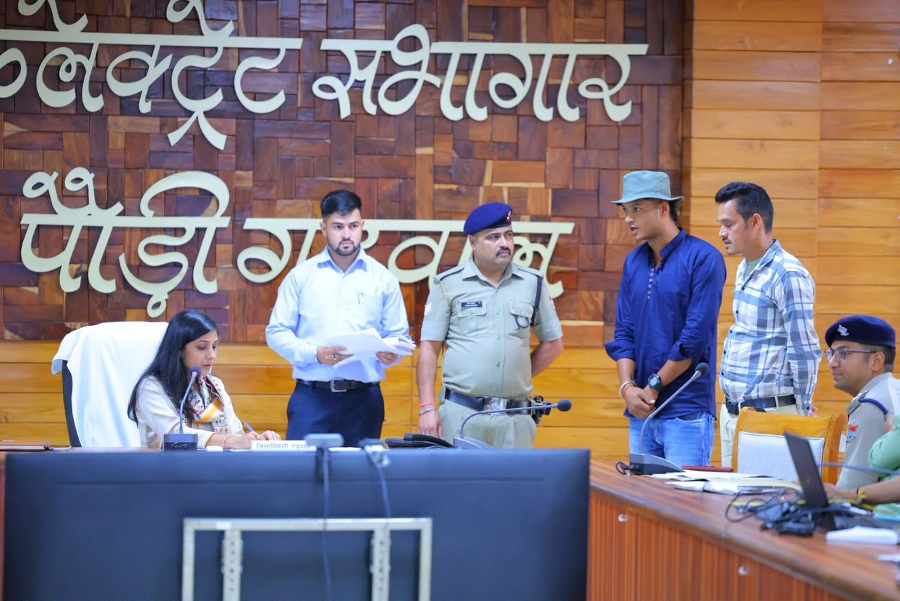जनता मिलन में 50 शिकायतों पर सुनवाई, डीएम स्वाति एस. भदौरिया ने दिए त्वरित निस्तारण के निर्देश, कहा – शिकायत का समाधान ही जनता के विश्वास को मजबूत करने का माध्यम