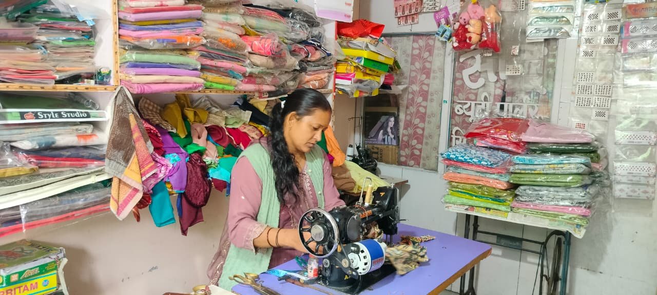 मुख्यमंत्री की पहल से स्वयं सहायता समूहों से जुड़ी महिलाओं को मिल रहा प्रशिक्षण, ऋण और आजीविका का सहारा