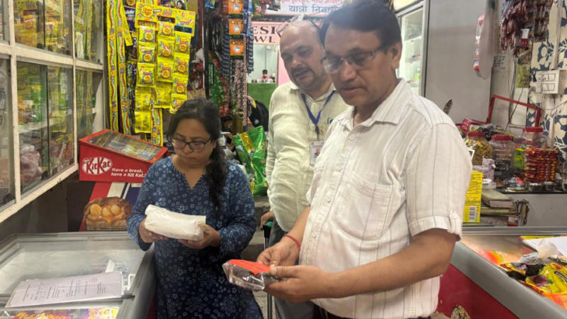 मुख्यमंत्री के निर्देशों के क्रम में खाद्य सुरक्षा विभाग का विशेष अभियान, कोटद्वार व लक्ष्मणझूला में खाद्य प्रतिष्ठानों का निरीक्षण