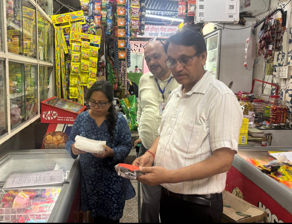 मुख्यमंत्री के निर्देशों के क्रम में खाद्य सुरक्षा विभाग का विशेष अभियान, कोटद्वार व लक्ष्मणझूला में खाद्य प्रतिष्ठानों का निरीक्षण