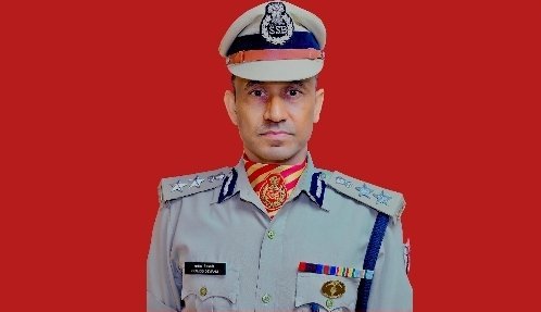 राष्ट्रपति पदक पुरस्कार के लिए नामित किये गये कमांडेंट प्रमोद देवरानी