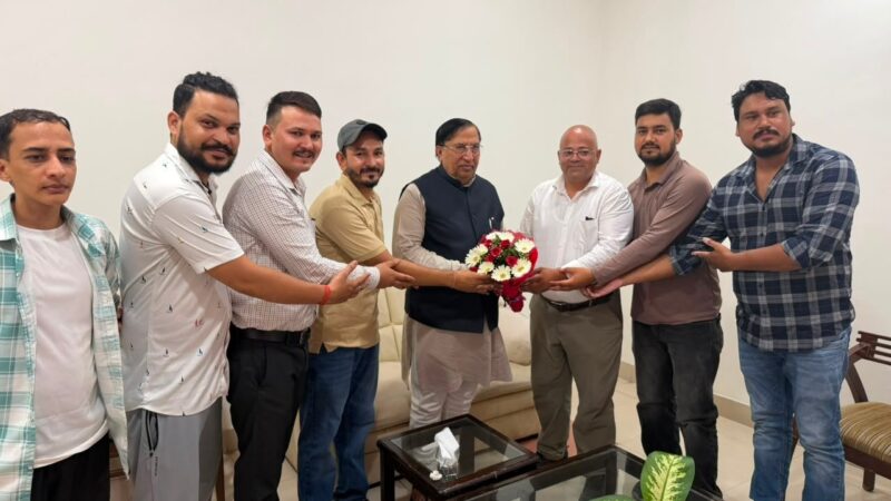 फिजियोथेरेपिस्टों की रिक्तियों पर राज्यसभा सांसद नरेश बंसल से मिला प्रतिनिधिमंडल, शीघ्र भर्ती की उठाई मांग