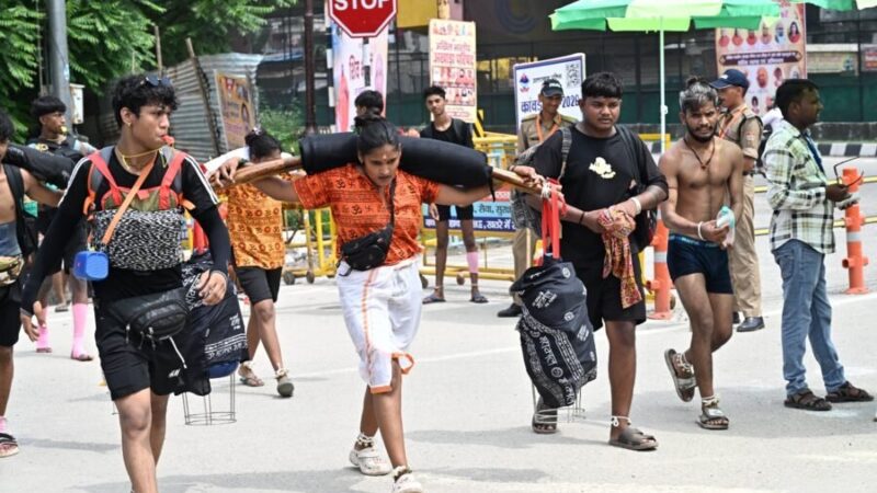 कांवड़ यात्रा में उमड़ रहा है आस्था का सैलाब, पांचवे दिन आज 32 लाख 25 हजार शिवभक्त पवित्र गंगाजल लेकर अपने गंतव्य की ओर हुए रवाना