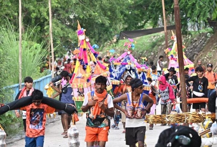 धर्मनगरी में उमड़ रहा है आस्था का सैलाब, कांवड़ मेले के सातवें दिन 37.30 लाख शिवभक्तों ने भरा गंगाजल, अब तक 1.80 करोड़ श्रद्धालु हुए रवाना