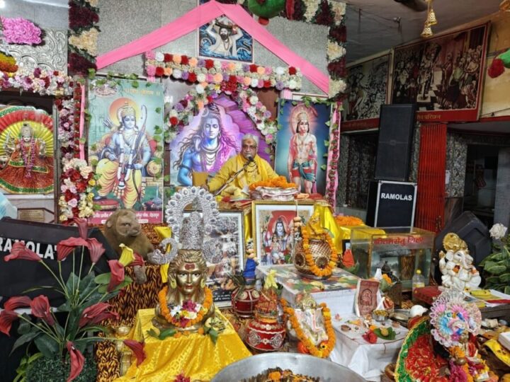 धर्मपुर के प्राचीन शिव मंदिर में शिव महापुराण कथा के चतुर्थ दिवस पर आचार्य सुभाष जोशी ने बताया – गृहस्थ आश्रम सभी आश्रमों में श्रेष्ठ एवं साधना का सर्वोत्तम मार्ग