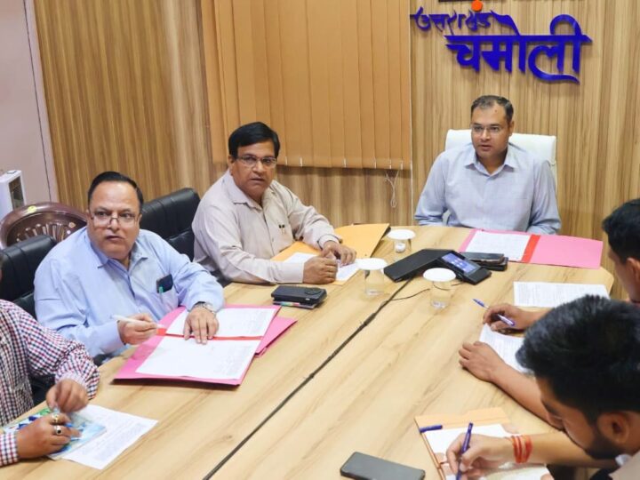 हर पात्र नागरिक का नाम मतदाता सूची में जोड़ना सर्वोच्च प्राथमिकता – डीएम गौरव कुमार