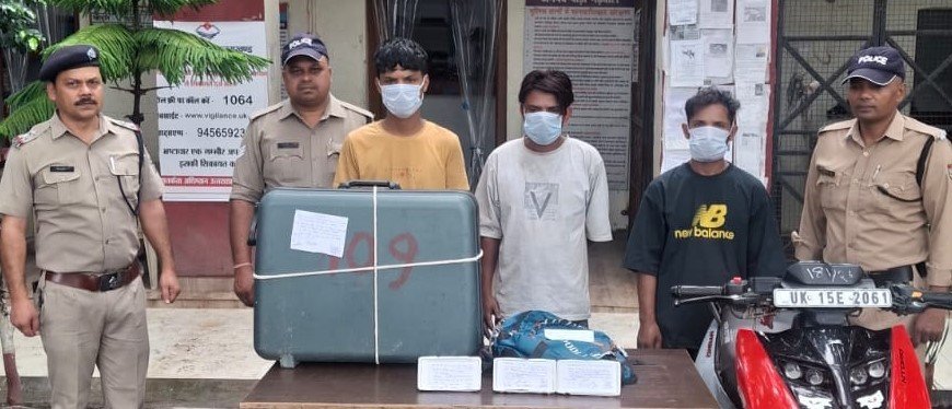 घरों की रेकी कर देते थे चोरी, कोटद्वार पुलिस ने शातिर गैंग का किया पर्दाफाश