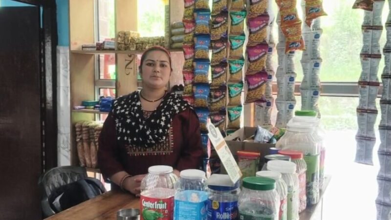 रीप परियोजना से बदली रश्मि देवी की तकदीर, गांव का छोटा रेस्टोरेंट बना आत्मनिर्भरता की मिसाल