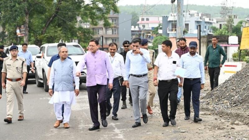 मुख्यमंत्री धामी ने नंदा की चौकी पुल के एप्रोच रोड के पुनर्निर्माण कार्य का किया निरीक्षण