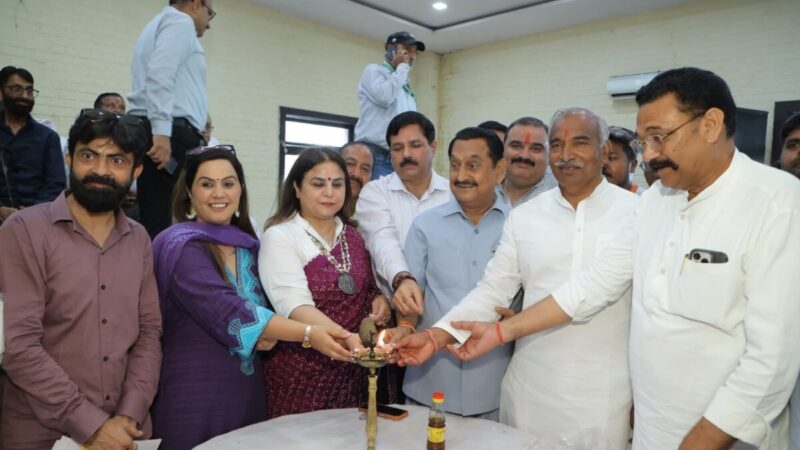 कृभको निदेशक शिल्पी अरोड़ा के नेतृत्व में गदरपुर में सहकारिता एवं किसान महासम्मेलन का भव्य आयोजन, 50 प्रतिशत महिलाओं सहित हजारों किसानों की उमड़ी भीड़, पूर्व सैनिक परिवारों और प्रगतिशील किसानों को किया गया सम्मानित
