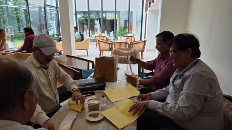 मिलावटखोरों पर आयुक्त विनय शंकर पांडे का शिकंजा, देहरादून में खाद्य प्रतिष्ठानों पर ताबड़तोड़ कार्रवाई; पनीर, दूध और दुग्ध उत्पादों की गुणवत्ता पर विशेष निगरानी; गंदगी मिलने पर तीन रेस्टोरेंट तत्काल बंद