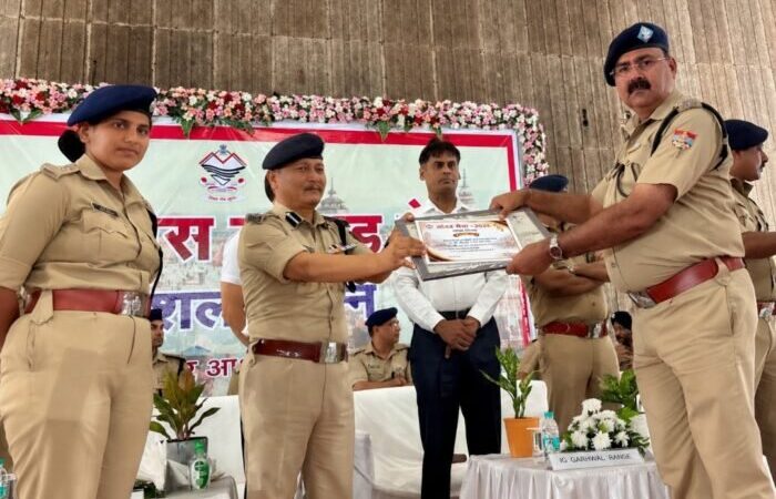 कांवड़ मेला ड्यूटी में उत्कृष्ट कार्य के लिए अपर उप निरीक्षक नरेंद्र राठी सम्मानित