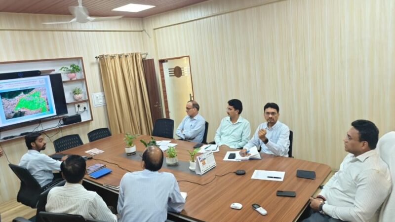 सचिव आवास डॉ. आर राजेश कुमार की अध्यक्षता में दो अहम फैसले, मोदी मैदान रुद्रपुर में 23.32 करोड़ से बनेगा अत्याधुनिक इंडोर-आउटडोर स्टेडियम, हल्द्वानी-काठगोदाम की सड़कों के लिए 15 करोड़