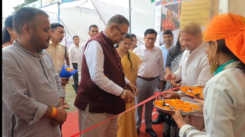 नई टिहरी में ‘हर घर तिरंगा’ की गूंज, कैबिनेट मंत्री गणेश जोशी ने किया सीबीसी की फोटो प्रदर्शनी का शुभारंभ