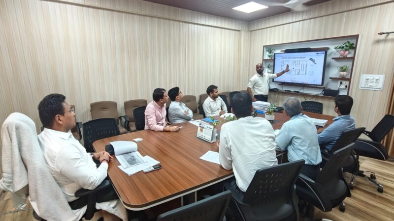 धामी सरकार की बागेश्वर को बड़ी सौगात, पहाड़ की पहचान से सजेगा राज्य अतिथि गृह, सचिव आवास डॉ. आर राजेश कुमार ने की समीक्षा, स्थानीय पहाड़ी वास्तुशैली में निर्माण के दिए निर्देश