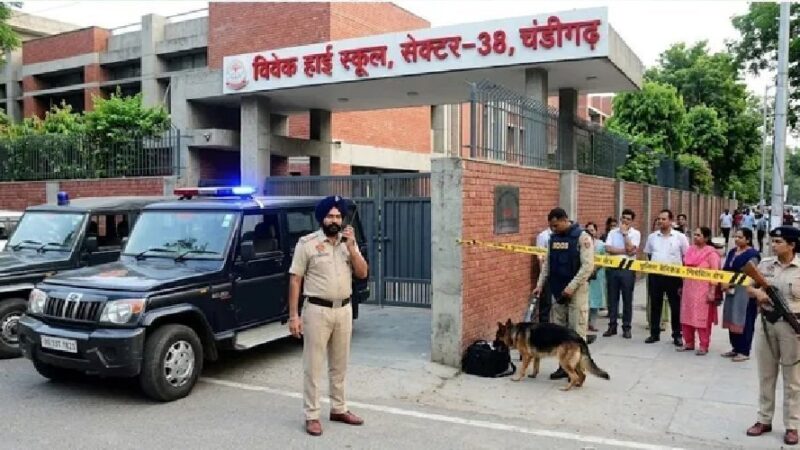 चार स्कूलों को बम से उड़ाने की धमकी से हड़कंप