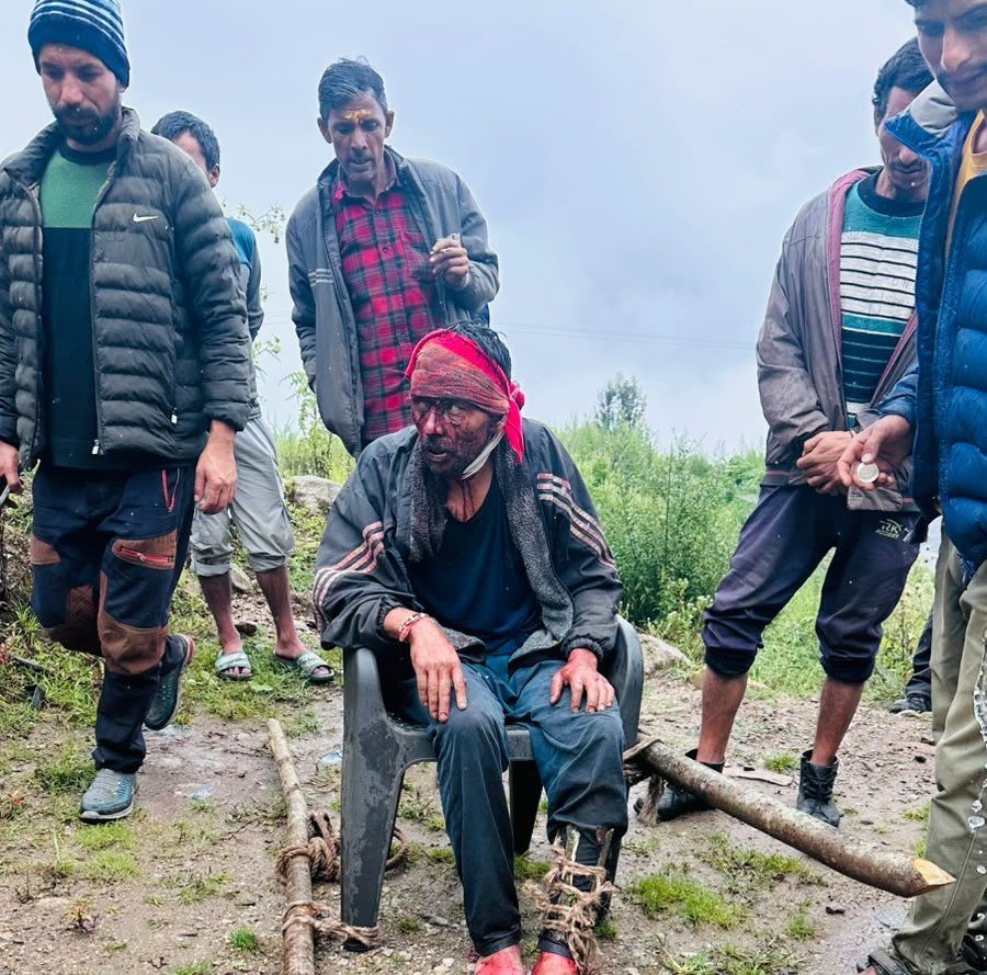 कलगोठ गांव में भालू के हमले से एक व्यक्ति गंभीर घायल 