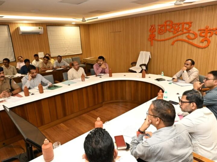 15 सितंबर से हरिद्वार की सड़कें होंगी गड्ढामुक्त, डीएम मयूर दीक्षित ने कसी अफसरों की नकेल