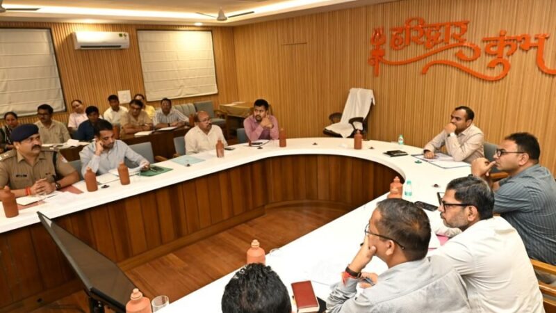 15 सितंबर से हरिद्वार की सड़कें होंगी गड्ढामुक्त, डीएम मयूर दीक्षित ने कसी अफसरों की नकेल