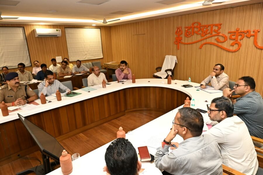 15 सितंबर से हरिद्वार की सड़कें होंगी गड्ढामुक्त, डीएम मयूर दीक्षित ने कसी अफसरों की नकेल