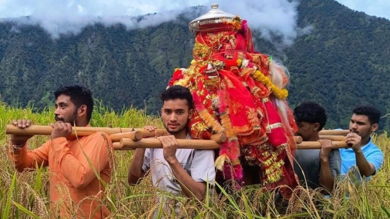 बंड भूमियाल और मां नंदा का मिलन देख छलछलाई भक्तों की आंखें
