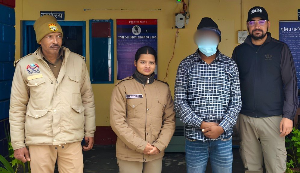 श्रद्धालुओं को लूटने वाले गिरोह का गैंग लीडर देवप्रयाग से गिरफ्तार