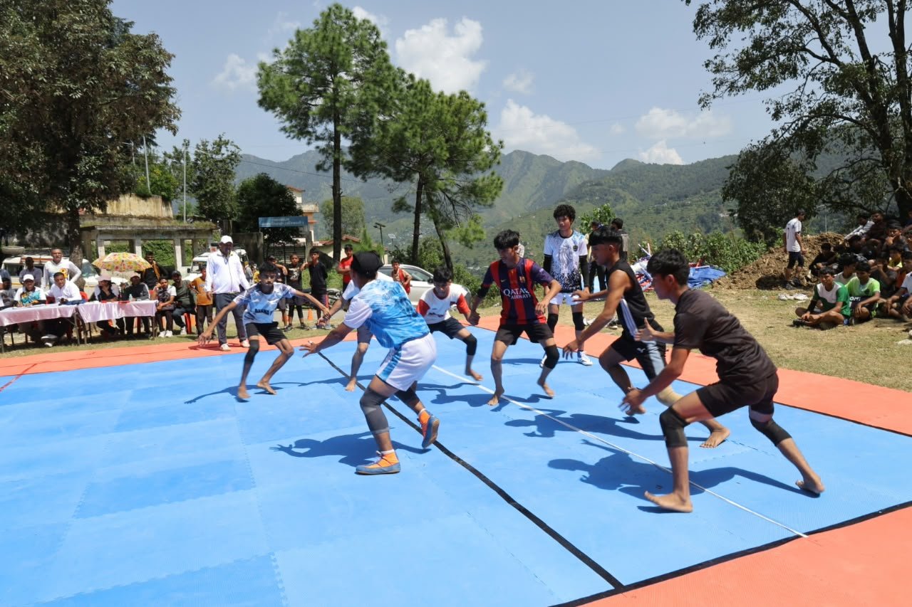 चौबट्टाखाल में विधायक चैंपियनशिप ट्राफी का शुभारंभ, 31 न्याय पंचायतों के खिलाड़ी ले रहे हिस्सा