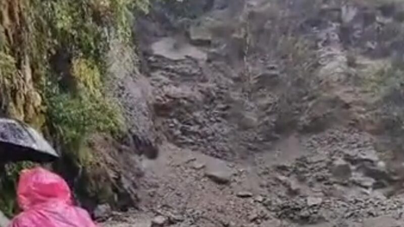 उत्तराखण्ड में भारी बारिश, बर्फबारी और लैंडस्लाइड