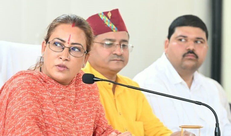 आंगनबाड़ी कार्यकत्रियां विभाग की रीढ़ – रेखा आर्या