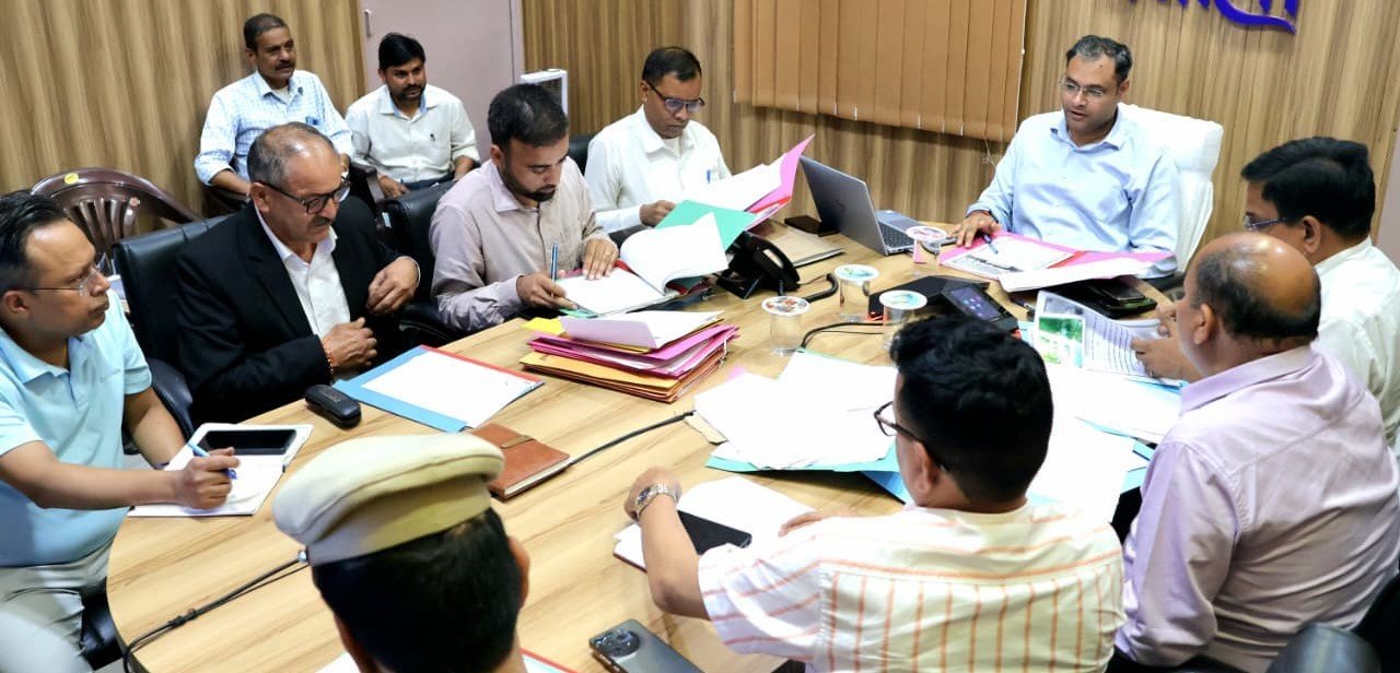 राज्य आंदोलनकारी चिन्हीकरण में मानकों का सख्ती से पालन करें : डीएम