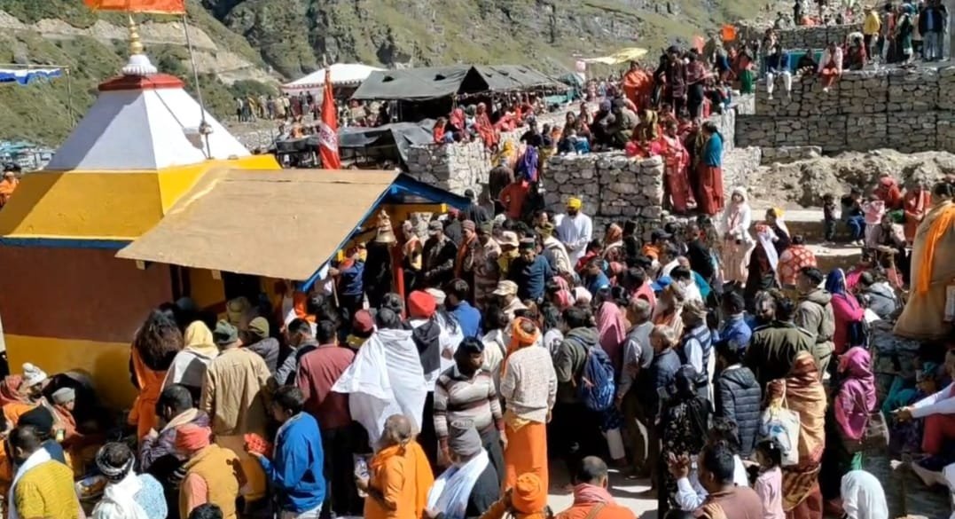 मां से मिलने पहुंचे भगवान बद्रीविशाल के प्रतिनिधि उद्धव