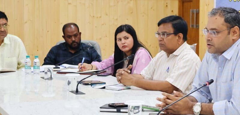 जनगणना में जल्दबाजी नहीं, हर जानकारी हो सटीक और पूरी – डीएम