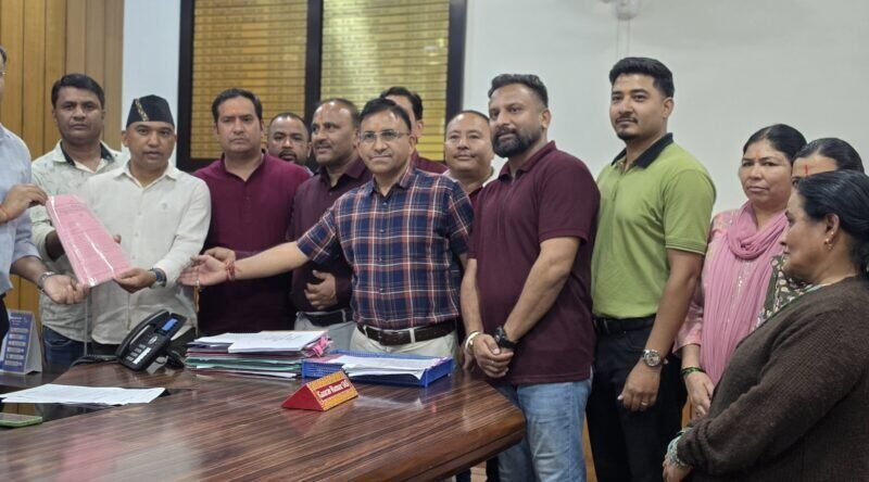 12 सूत्रीय मांगों को लेकर मिनिस्टीरियल कर्मचारियों का धरना