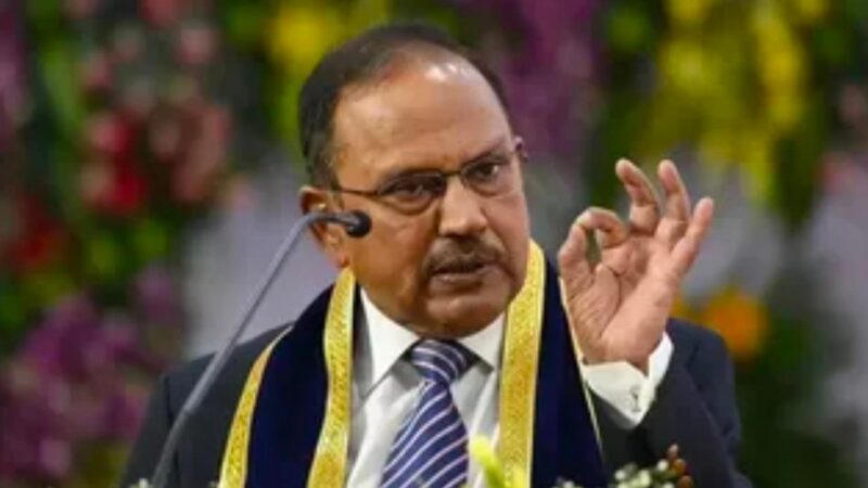 सीमा पार पहुंच गई थी खुफिया टीम, चीनी सेना ने हिरासत में लिया था : अजीत डोभाल ने IIT रुड़की में सुनाया किस्सा