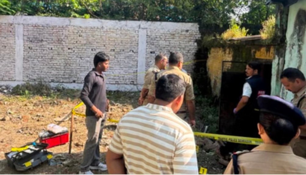देहरादून में सनसनीखेज बारदात : पत्नी को गोली मारने के बाद पति ने पुलिस को किया फोन, फिर हुआ फरार