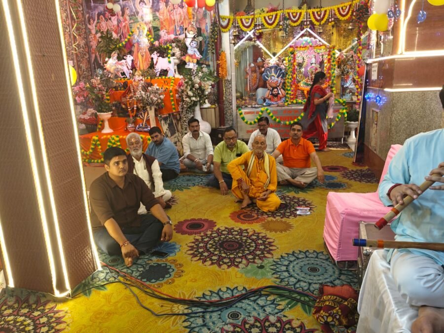 सुदामा चरित्र से परीक्षित मोक्ष तक सुनाए प्रसंग, नाम संकीर्तन की महिमा बताई