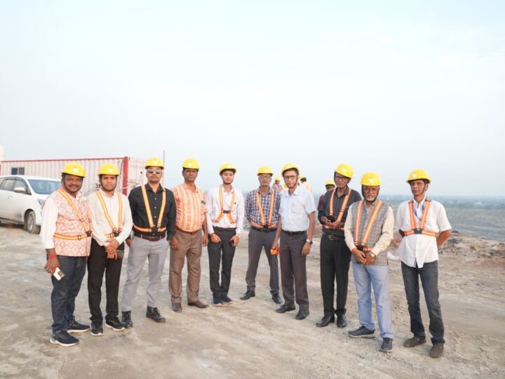 कोयला खदानों को देख विकास की एक और तस्वीर से रूबरू हुआ उत्तराखंड का मीडिया दल