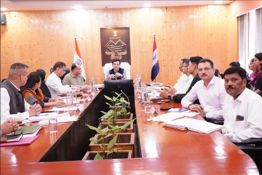 डीजीपी दीपम सेठ ने की अभिसूचना एवं सुरक्षा विभाग की समीक्षा, आतंकवाद निरोधी नीति ‘प्रहार’ को धरातल पर उतारने पर जोर, सीमावर्ती जिलों में इंटर-एजेंसी कोऑर्डिनेशन मजबूत करने के निर्देश