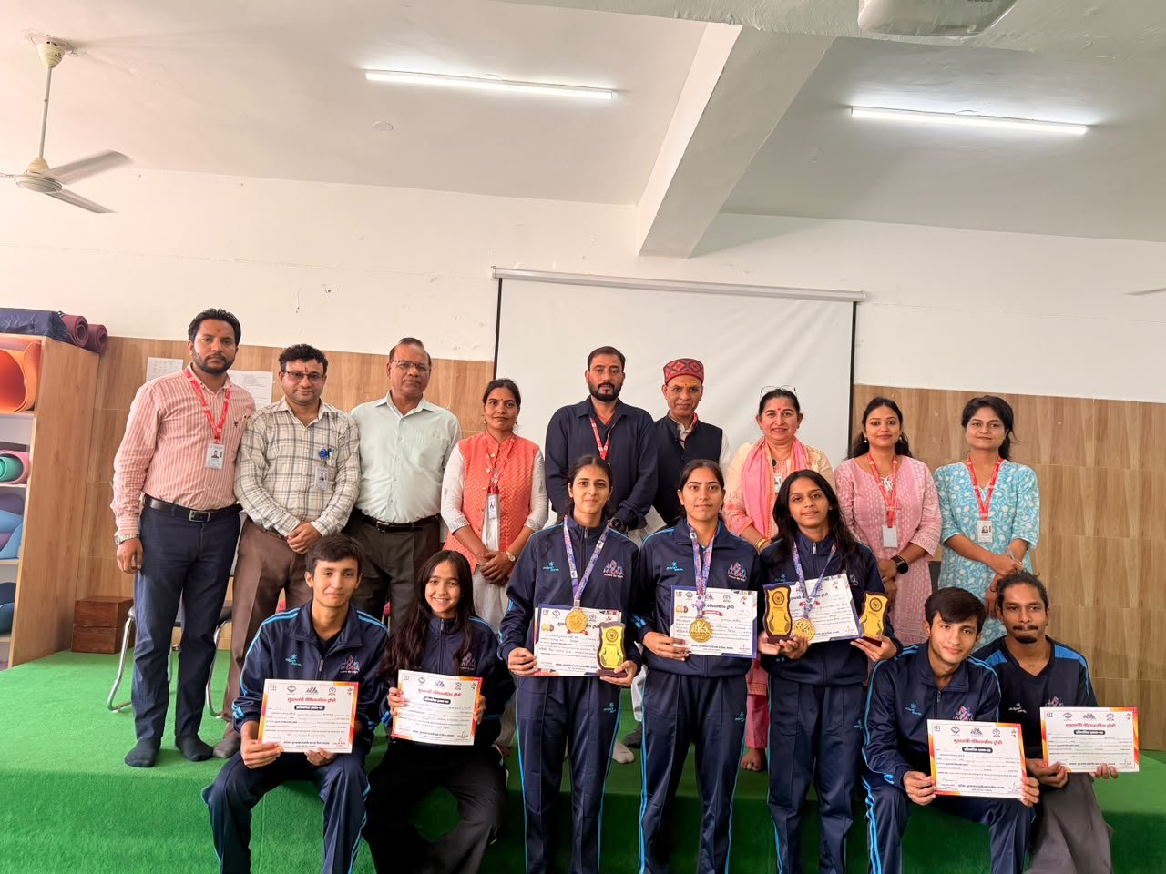 मुख्यमंत्री चैम्पियनशिप ट्रॉफी में श्री गुरु राम राय विश्वविद्यालय के योग विद्यार्थियों का शानदार प्रदर्शन, आर्टिस्टिक योगासन में दो स्वर्ण पदक जीतकर एसजीआरआर विश्वविद्यालय का नाम किया रोशन