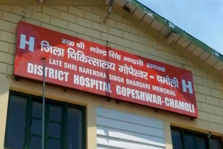 अस्पताल में प्रसव कराएं कैसे? चार माह से बाल रोग विशेषज्ञ नहीं