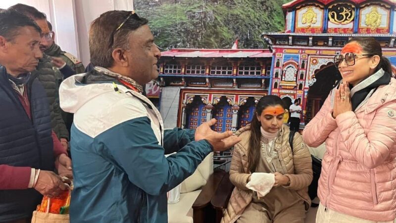बदरी-केदार के दर्शन को पहुंचीं अभिनेत्री रानी मुखर्जी