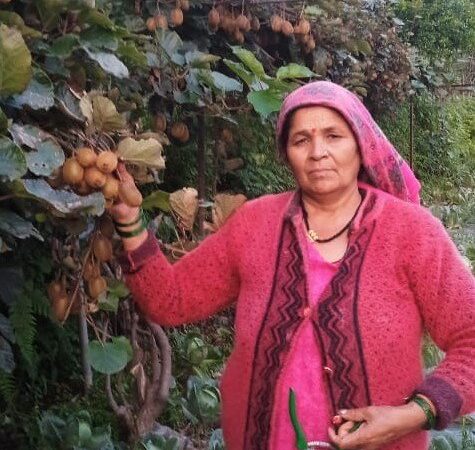 एकीकृत खेती से विजया देवी की संवर रही आजीविका, हर माह 25 हजार की कमाई